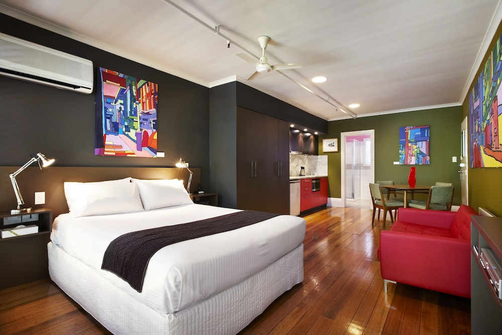 Tolarno Hotel 27/52