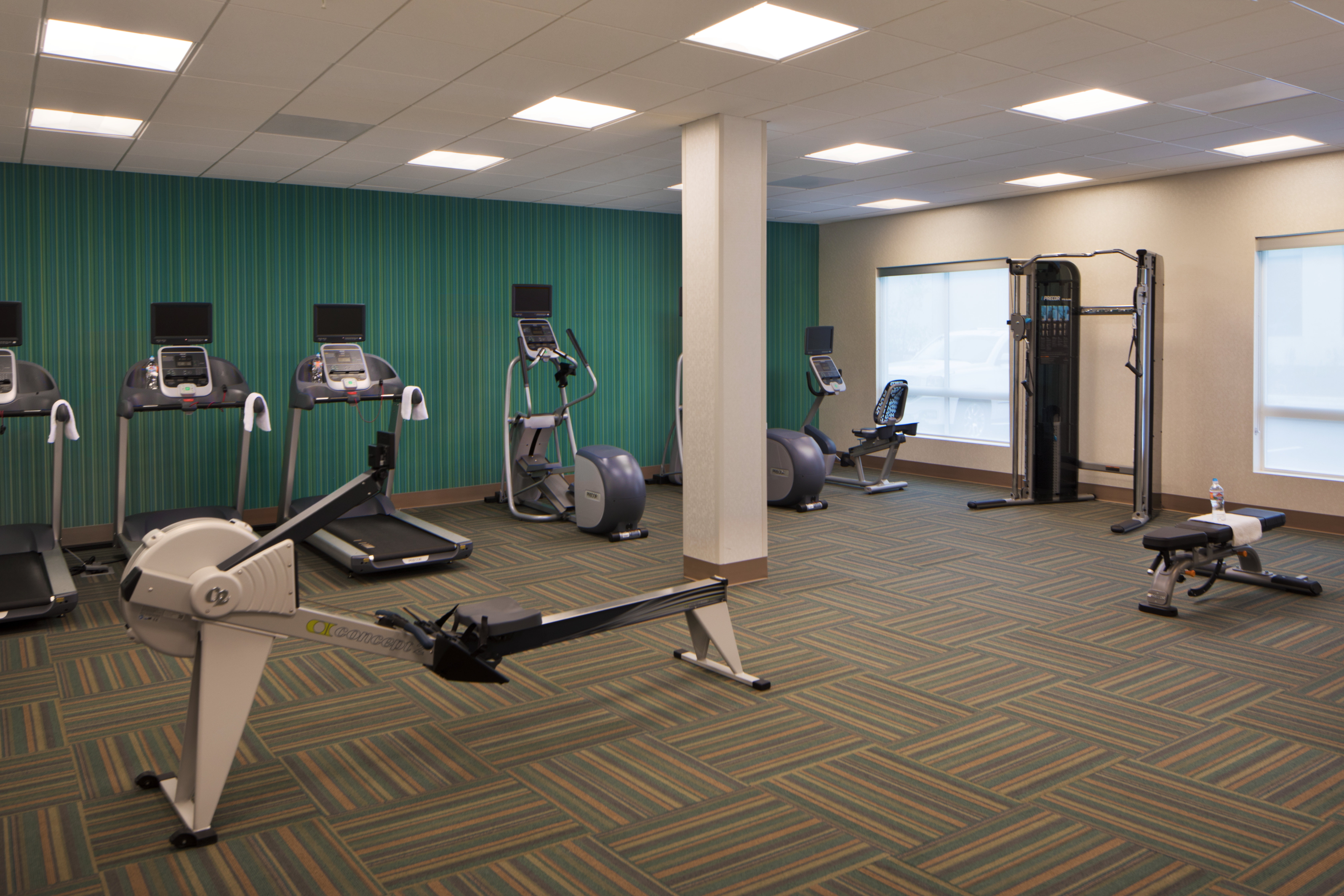 Holiday Inn Express Suites Portland Airport Cascade Stn 26/49