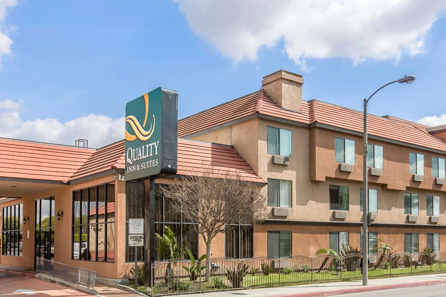 Quality Inn and Suites Bell Gardens Los Angeles 2/38