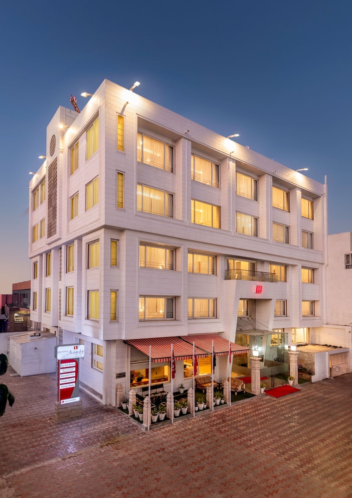 Dwarikadish Lords Eco Inn Dwarika