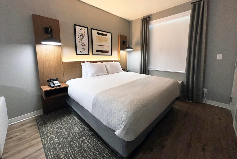 Hawthorn Extended Stay by Wyndham Eagle Pass 13/27