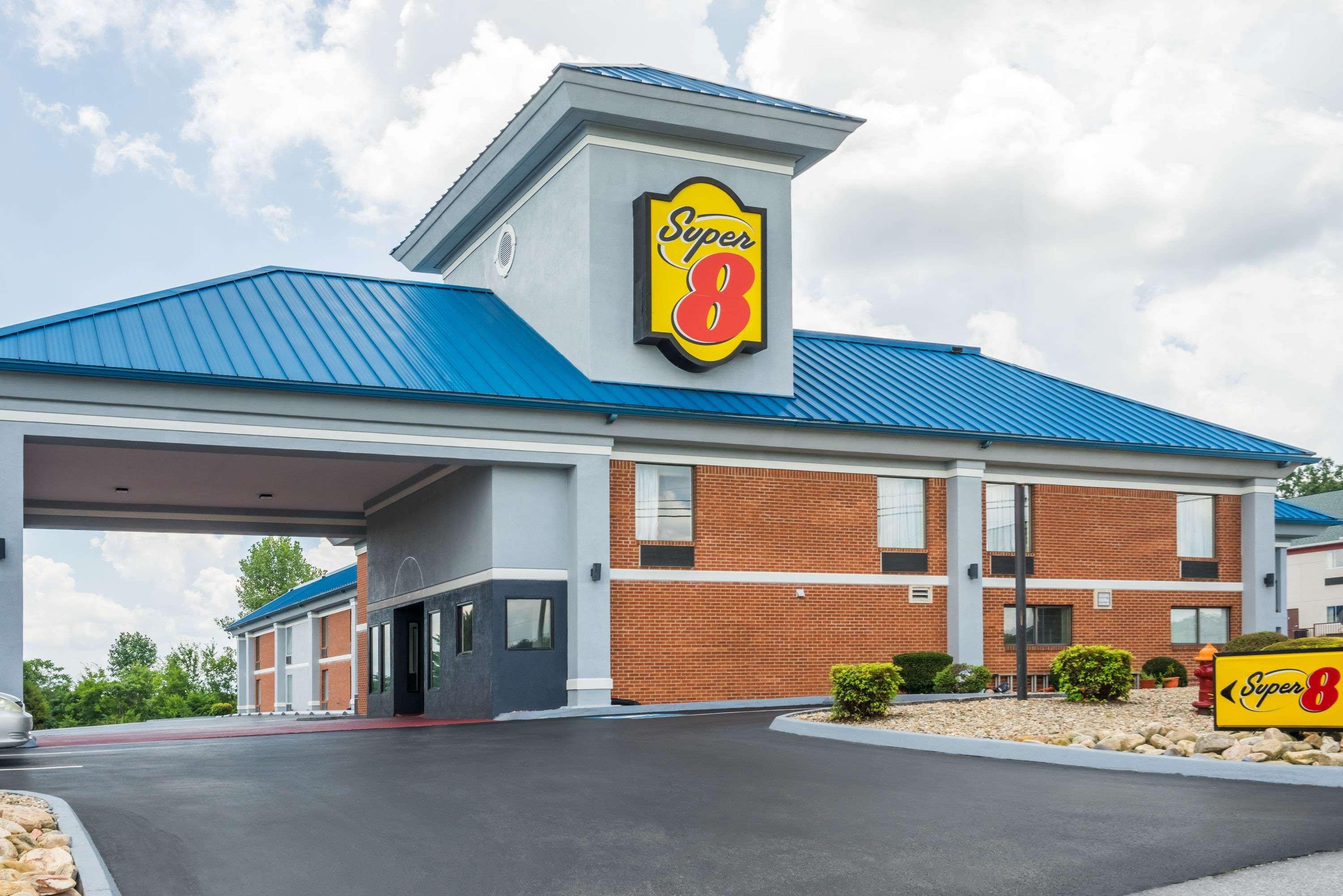 Super 8 by Wyndham Dandridge 14/17