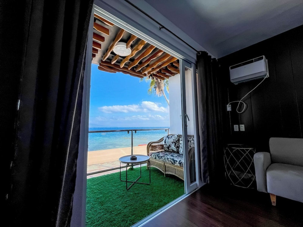 Montani Beach Resort 25/49