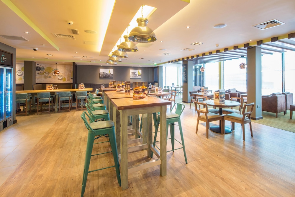 Premier Inn Lichfield City Centre Hotel 26/34
