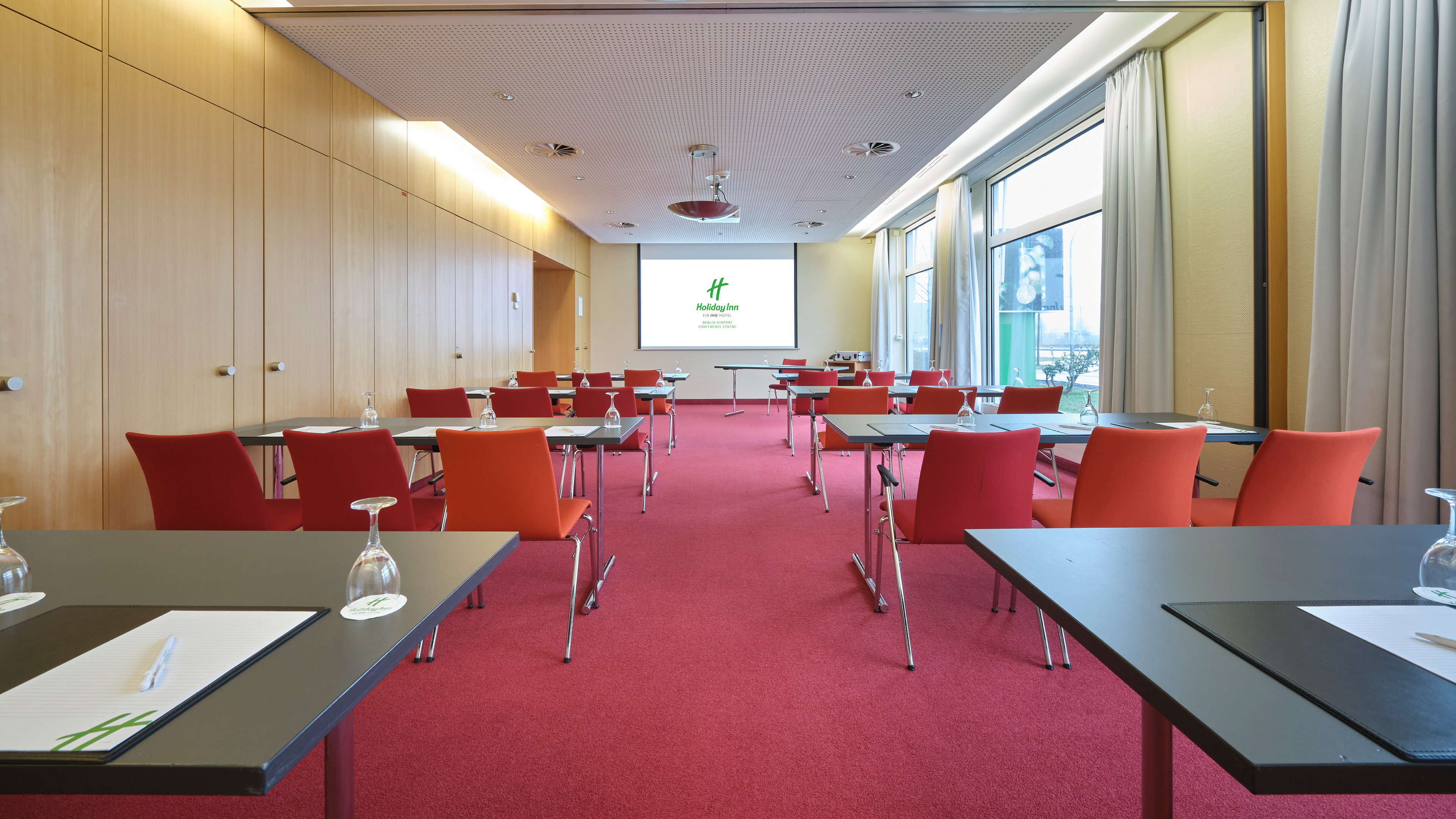 Holiday Inn Berlin Airport Conference Centre Formerly Holiday Inn Berlin International Airport 64/75