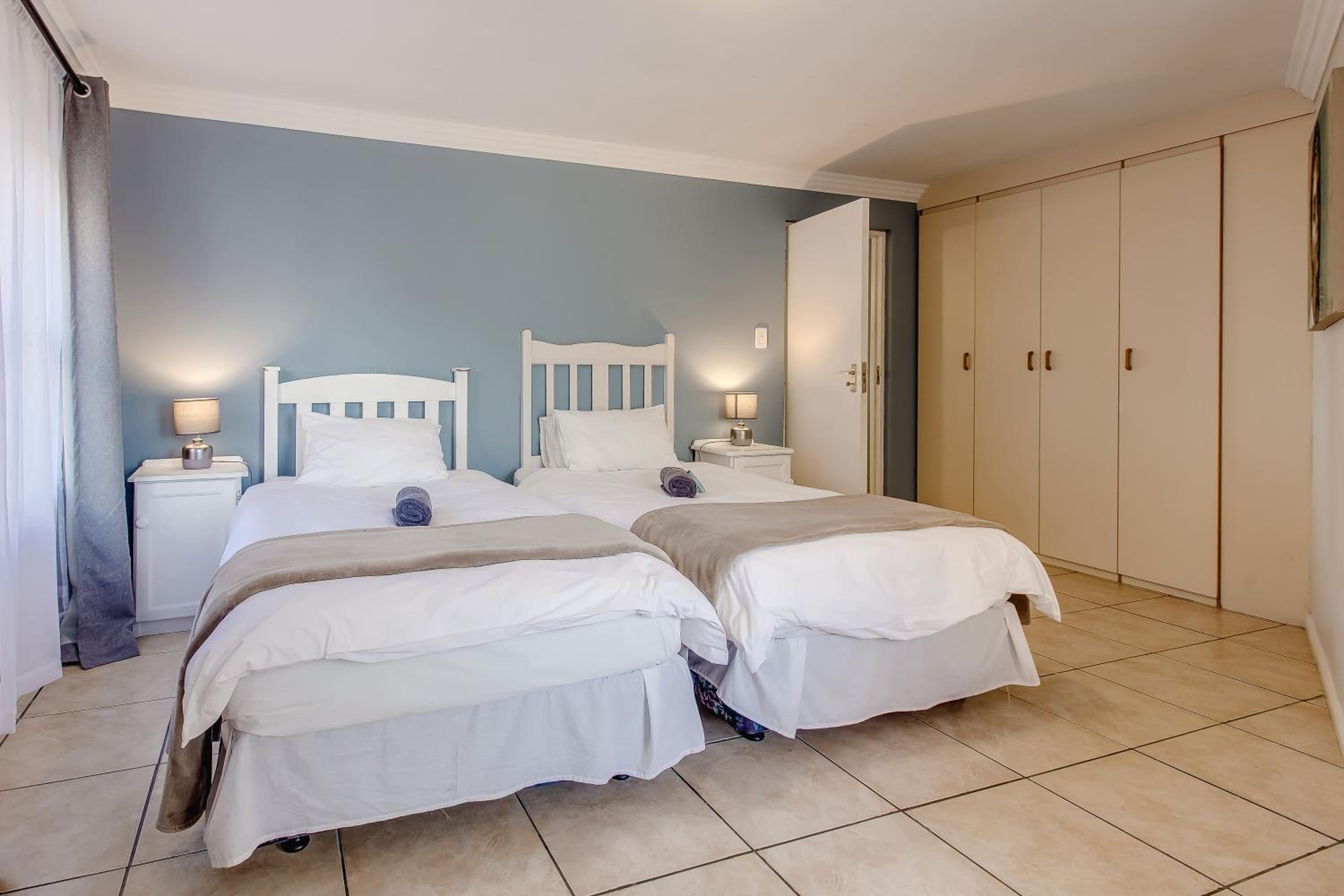 2 Bedrooms, Apartment