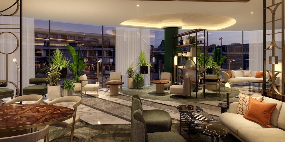 Hyatt Regency London Olympia 24/50