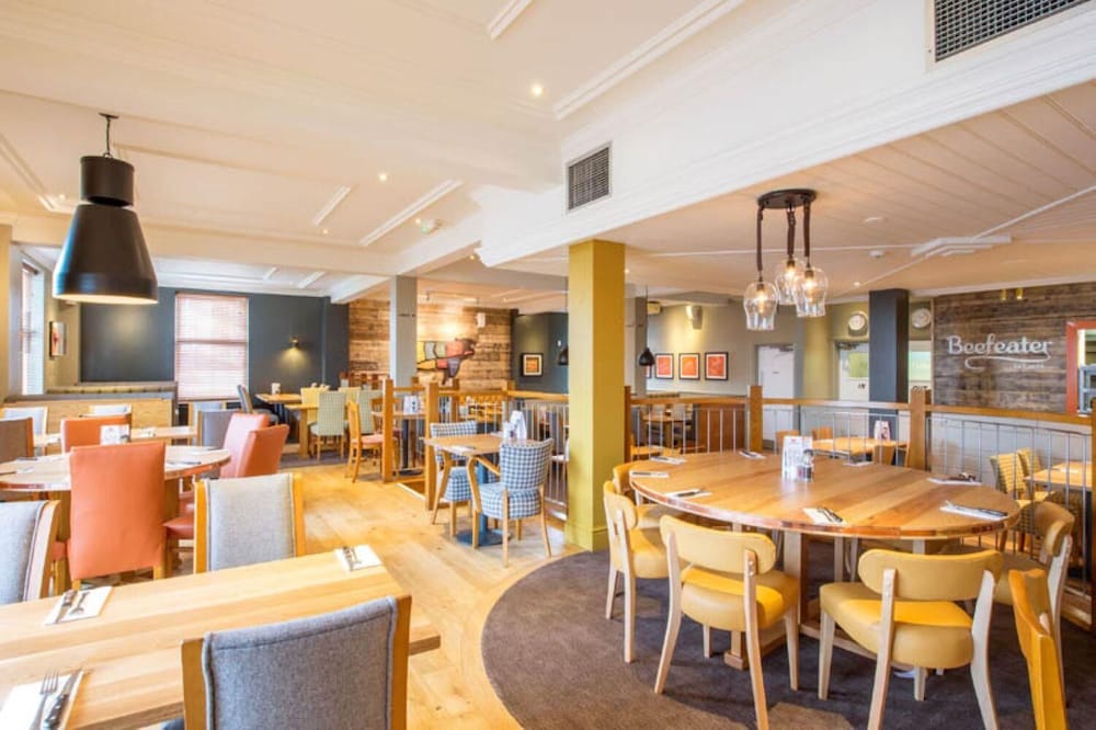 Premier Inn Manchester Salford Quays 26/47