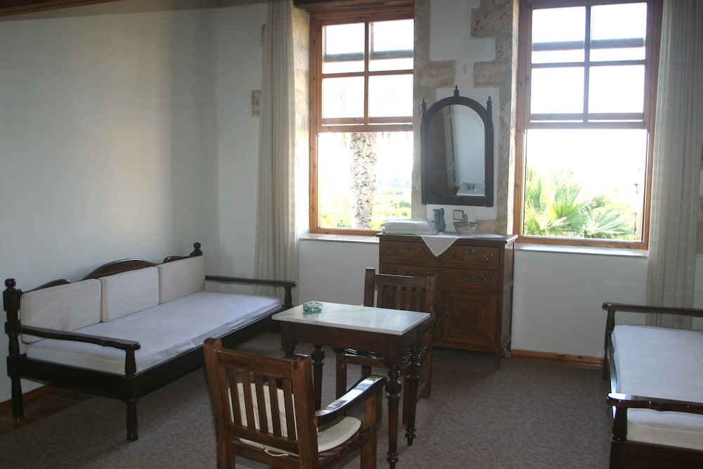 Oasis Guesthouse 16/35
