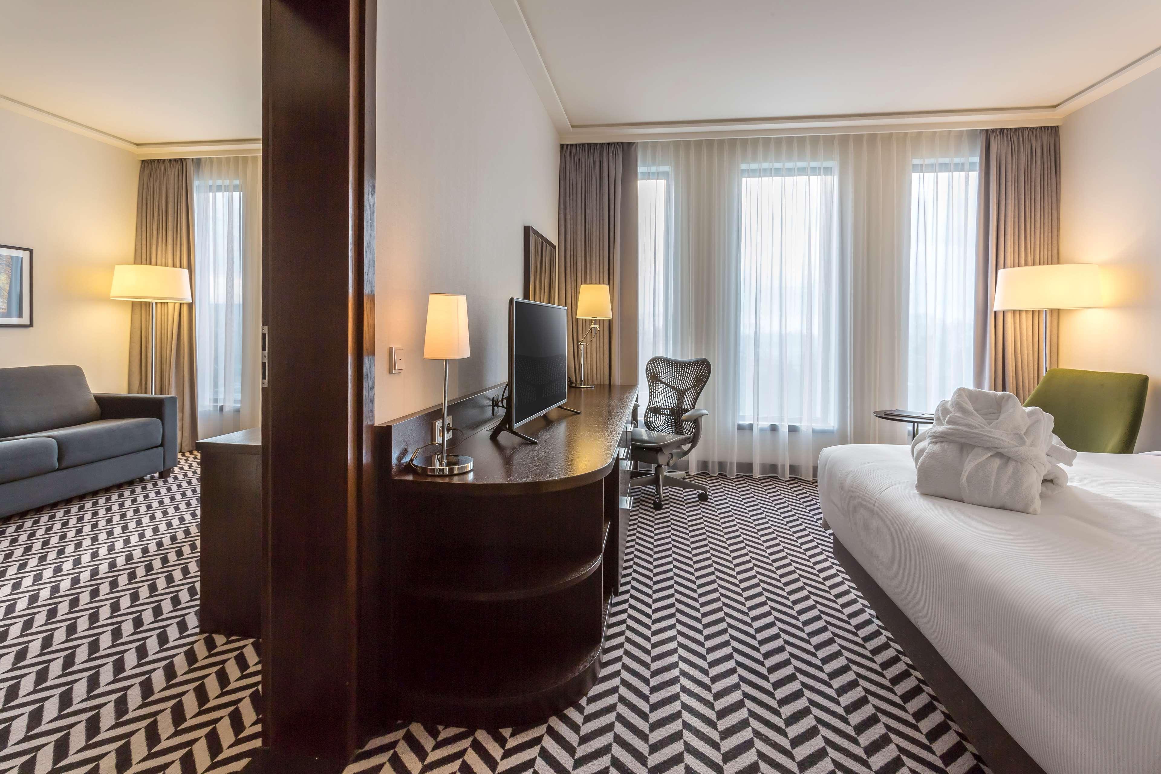 جناح سوبيريور بسرير كينج، Hilton Garden Inn Krakow Airport 3/3