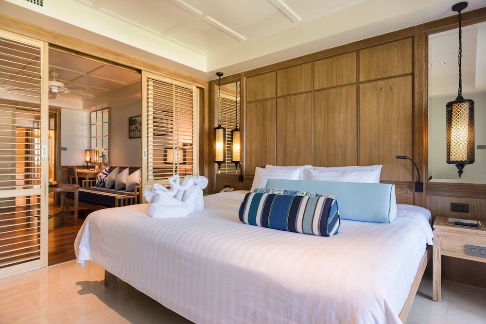 Katathani Phuket Beach Resort 24/66