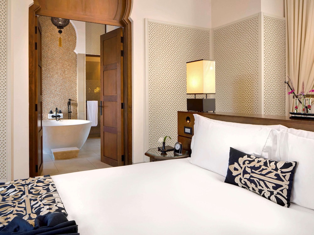 Banyan Tree Tamouda Bay 26/87