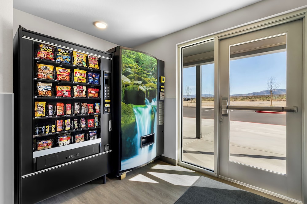 WoodSpring Suites Palmdale - Lancaster 12/17