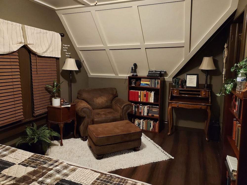 The Katherine Holle House 37/48