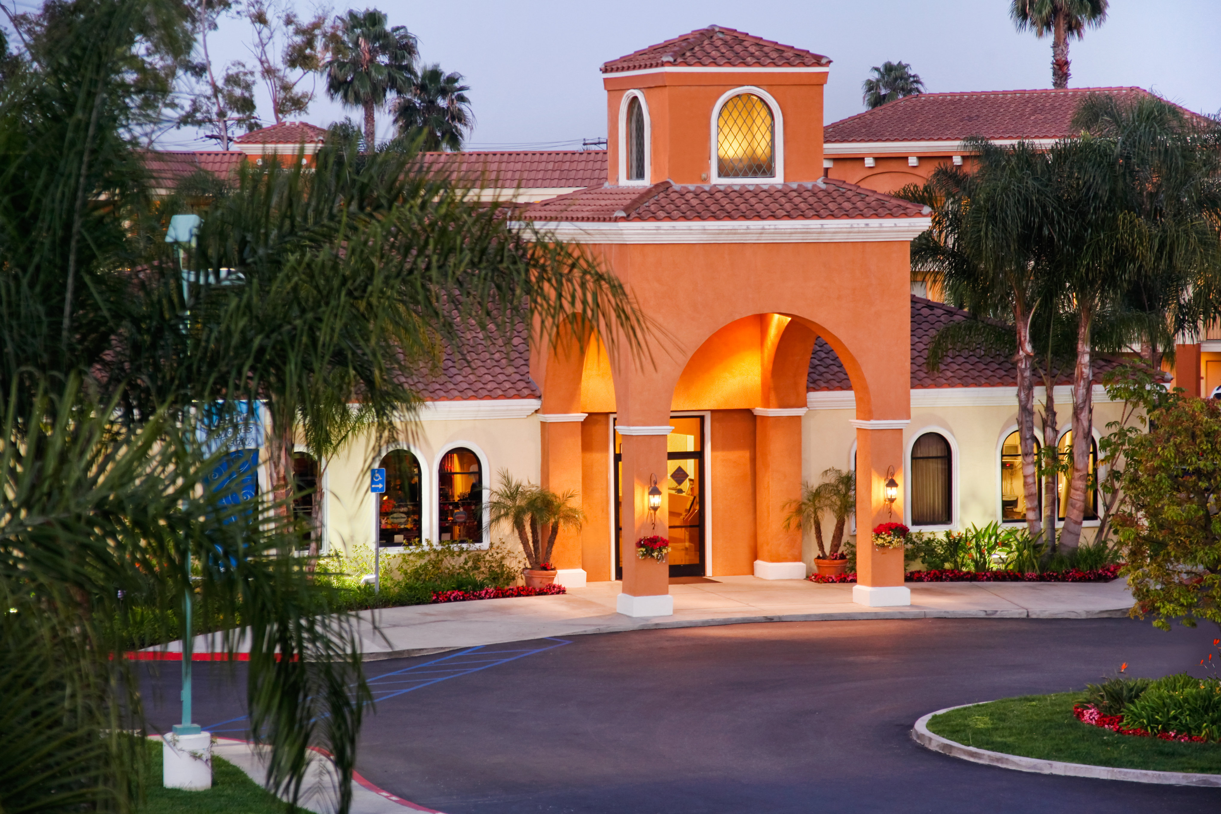 Cortona Inn And Suites in ANAHEIM - CA