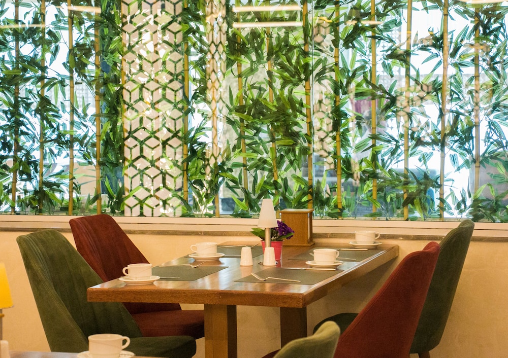 Wyndham Baku 36/50