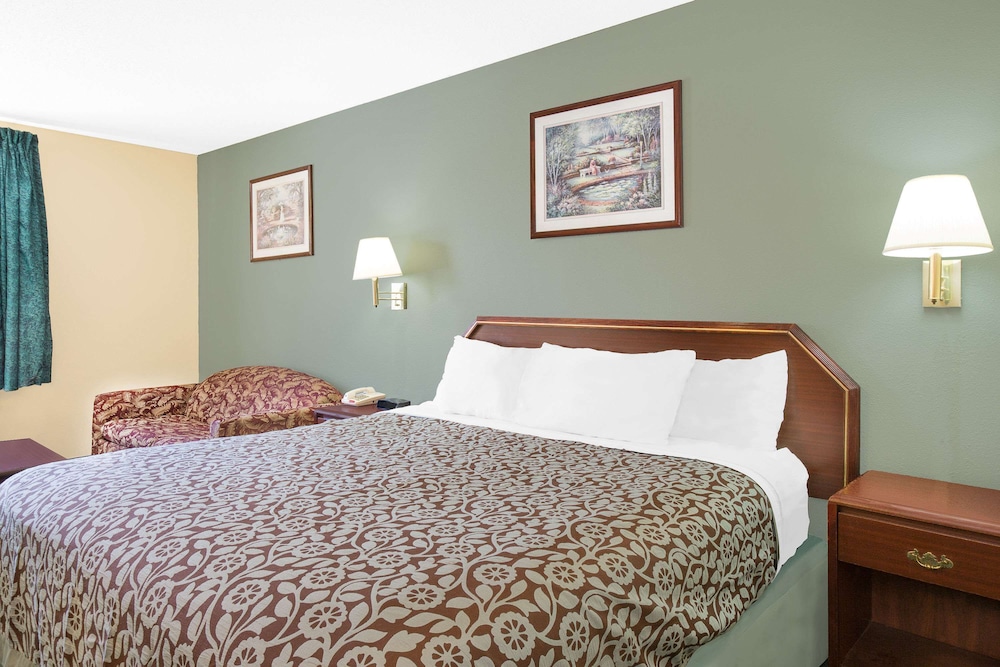 Days Inn by Wyndham Lincoln, AL 26/50