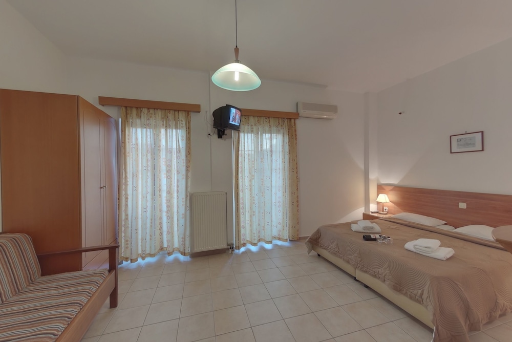 Marirena Hotel 12/41