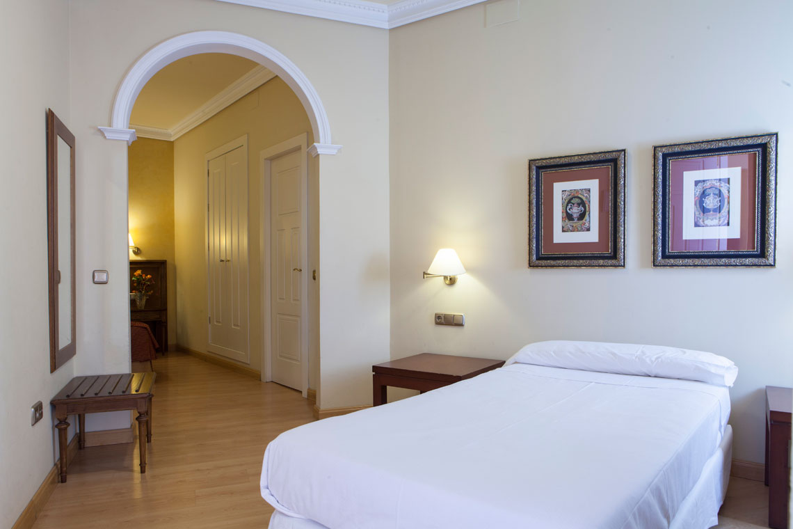 ROOM, DOUBLE BED, SOFA