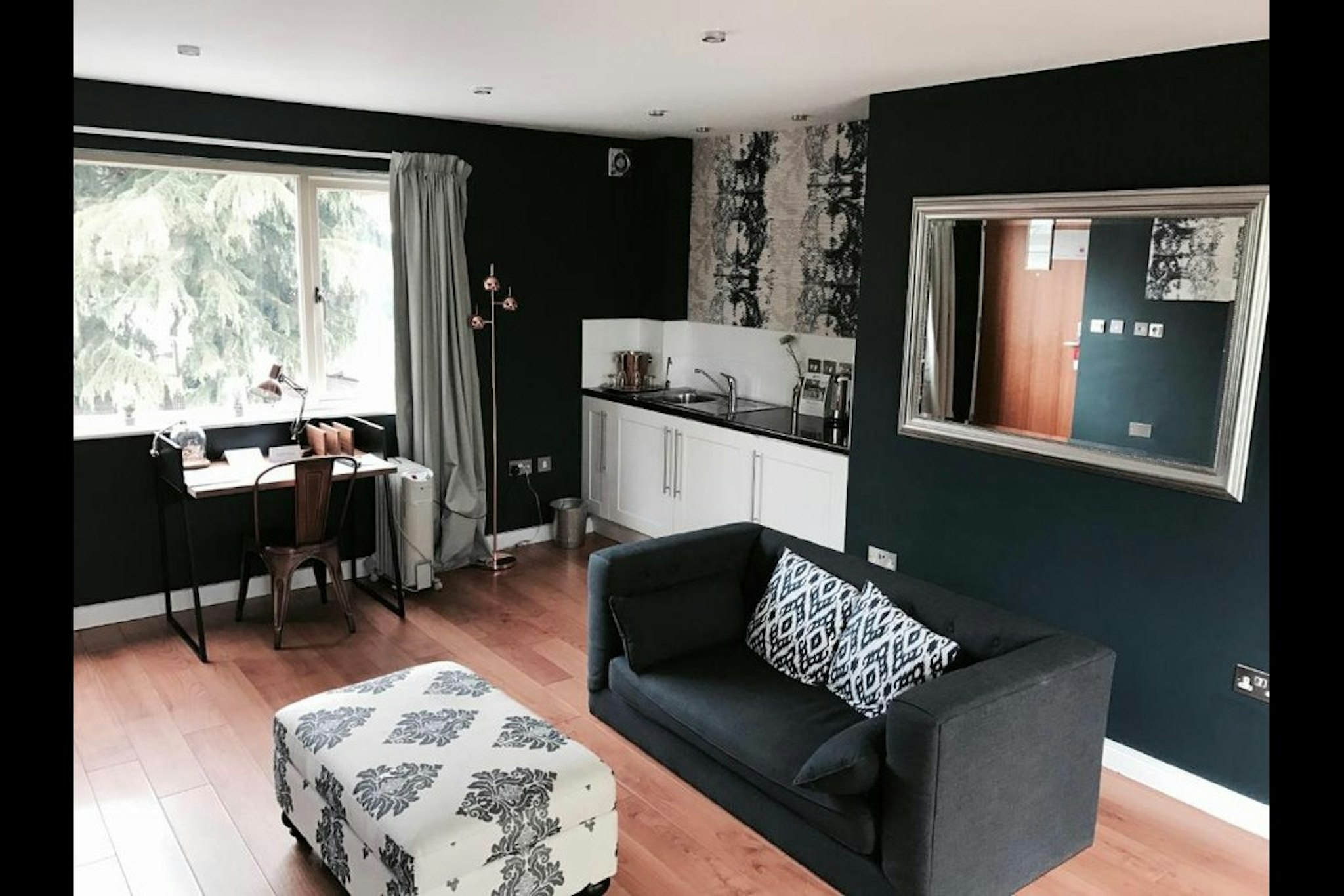 Oaklands Hotel 28/40