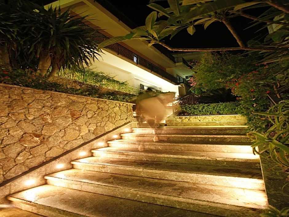 VILLA ESPERIA 47/50