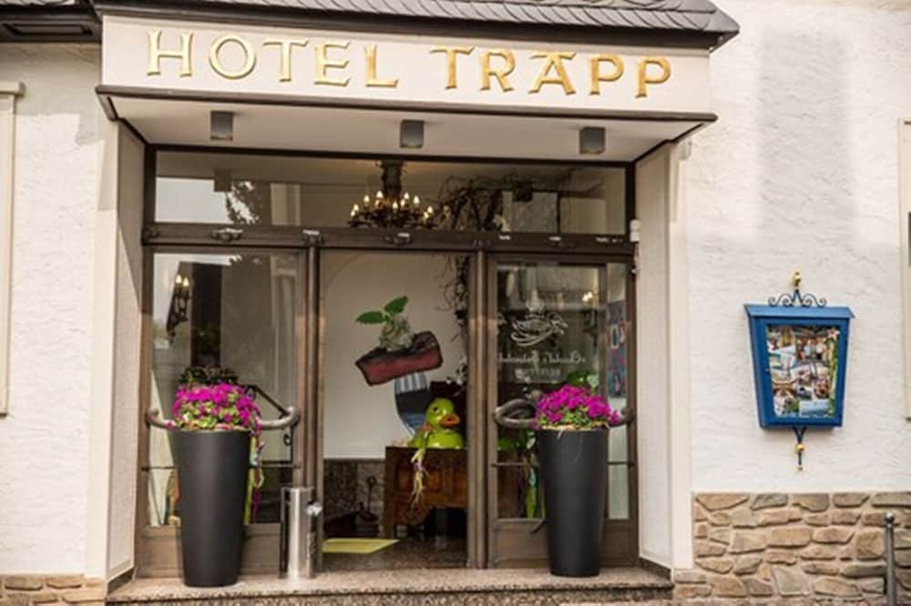 Bruhls Hotel Trapp 2/50