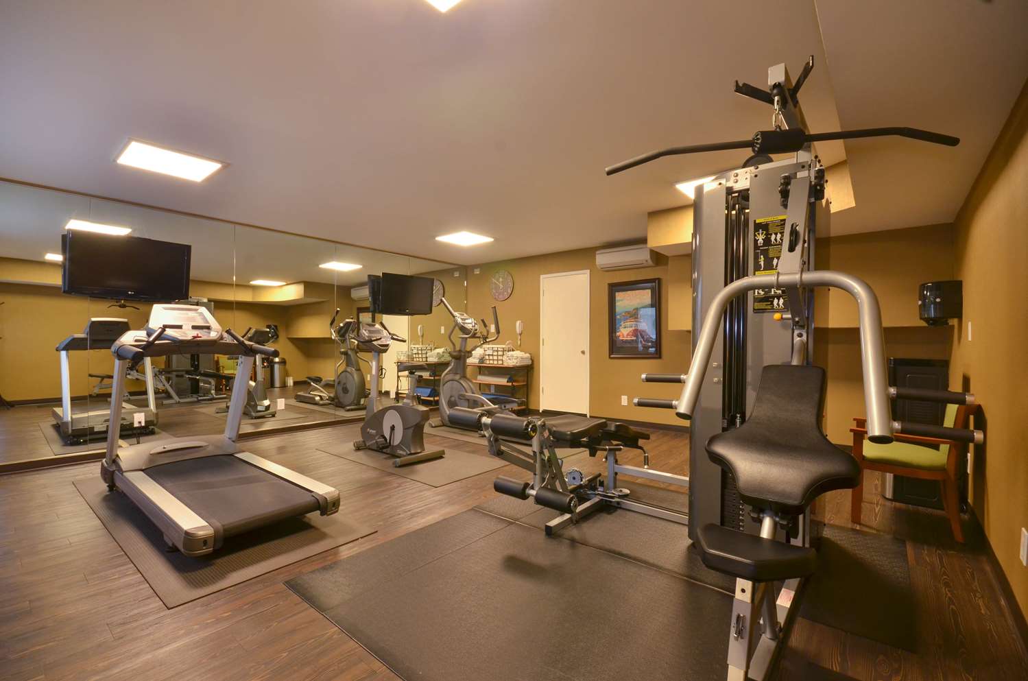 Best Western The Inn & Suites Pacific Grove 4/11