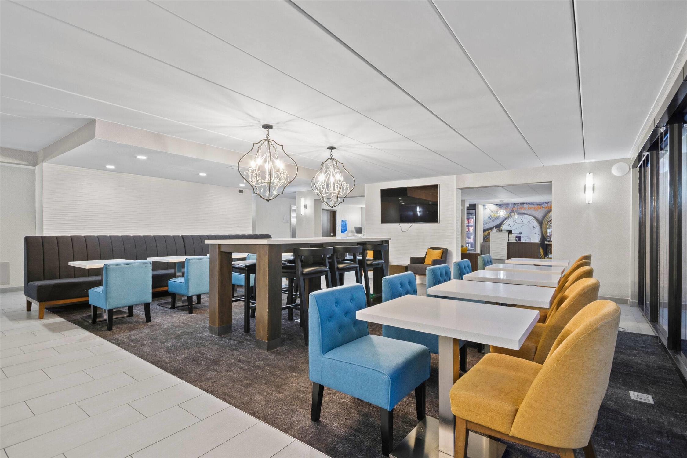 La Quinta Inn & Suites by Wyndham Sturbridge 34/50