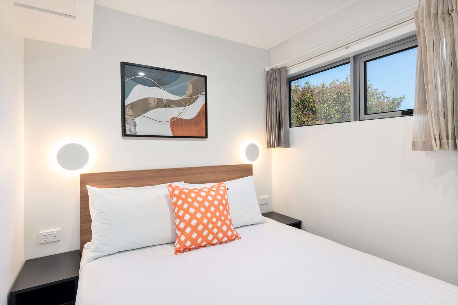 Best Western Newmarket Inn & Suites 8/58