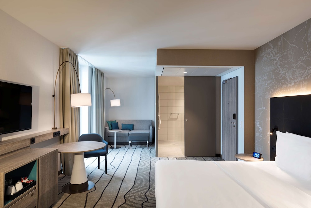 Hyatt Place Frankfurt Airport 24/75