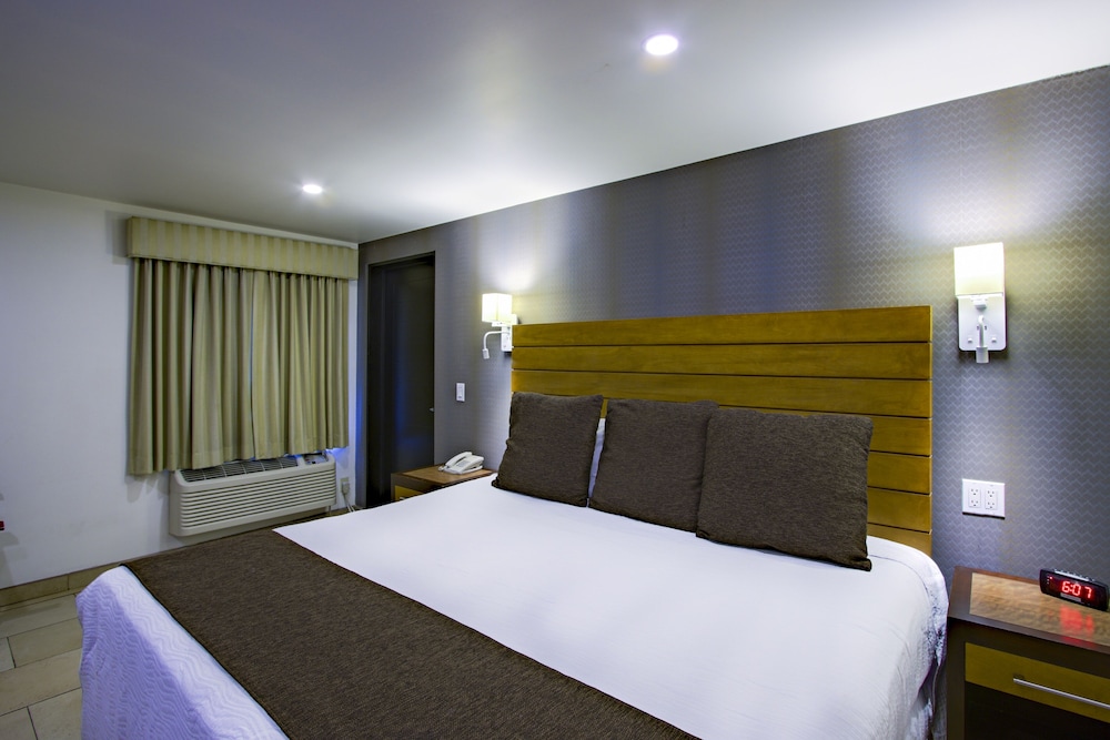 Hotel La Pinta 23/61