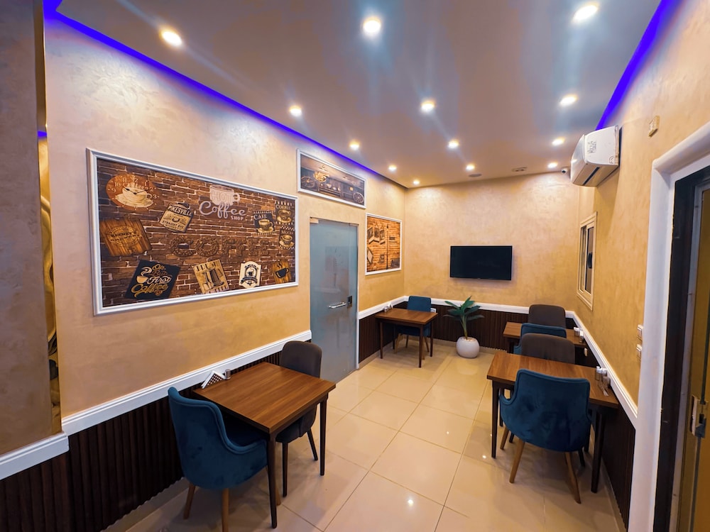 Golden Palace Hotel 43/49