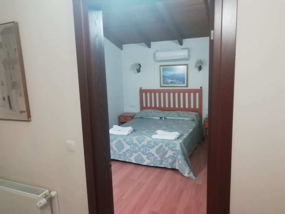 AVE MARIA HOTEL 25/65
