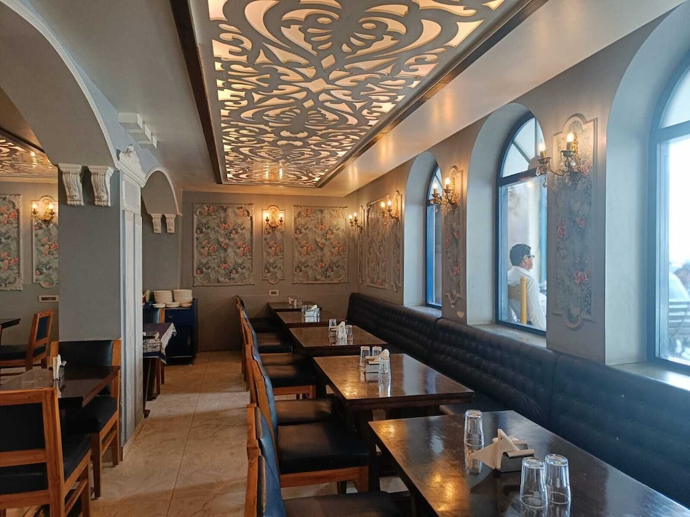 Maya Hotel & Restaurant 19/37