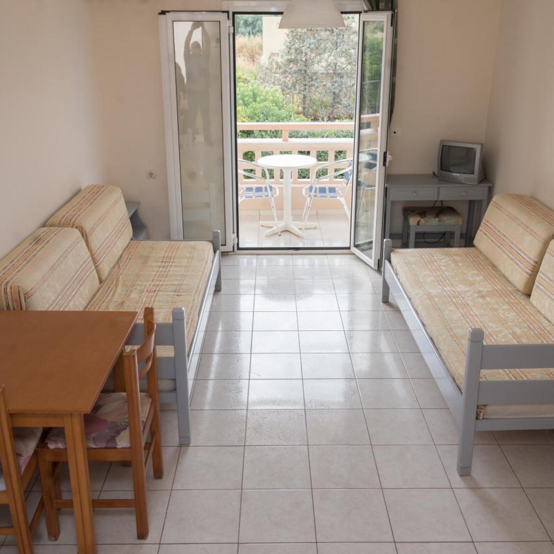 Sunset Studios Apartments 36/50