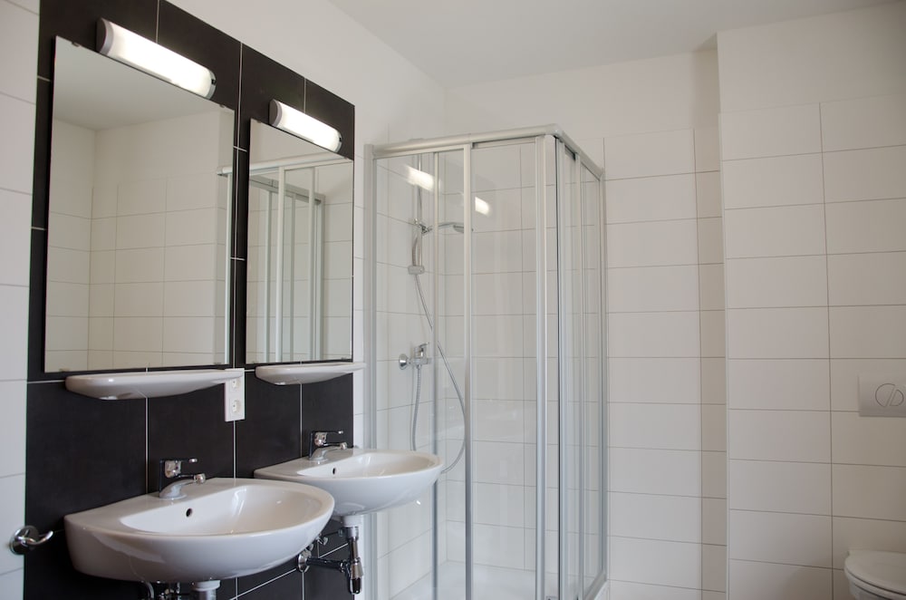 4 Bedrooms, Chalet, 10 Beds, Sauna، Dormio Resort Obertraun 4/5