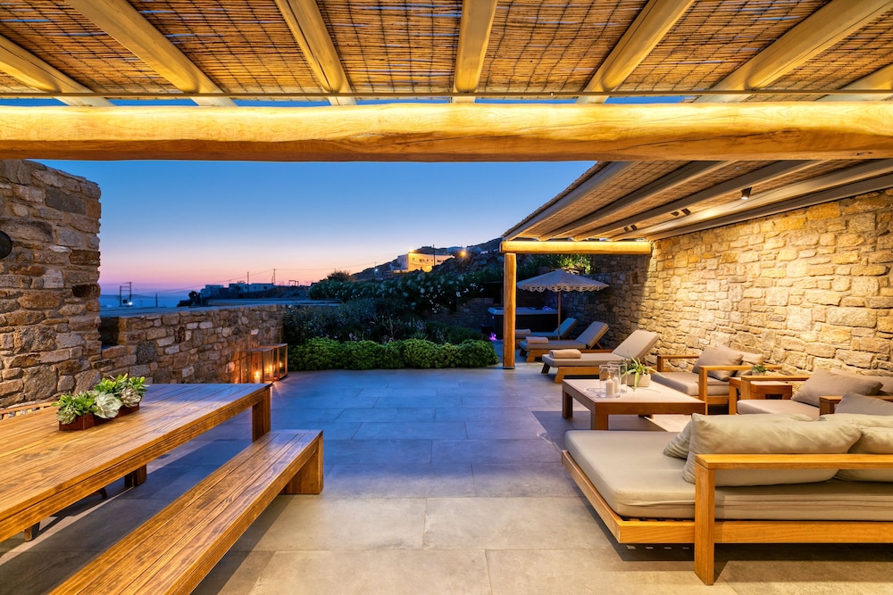 M Mykonos Villas 11/50