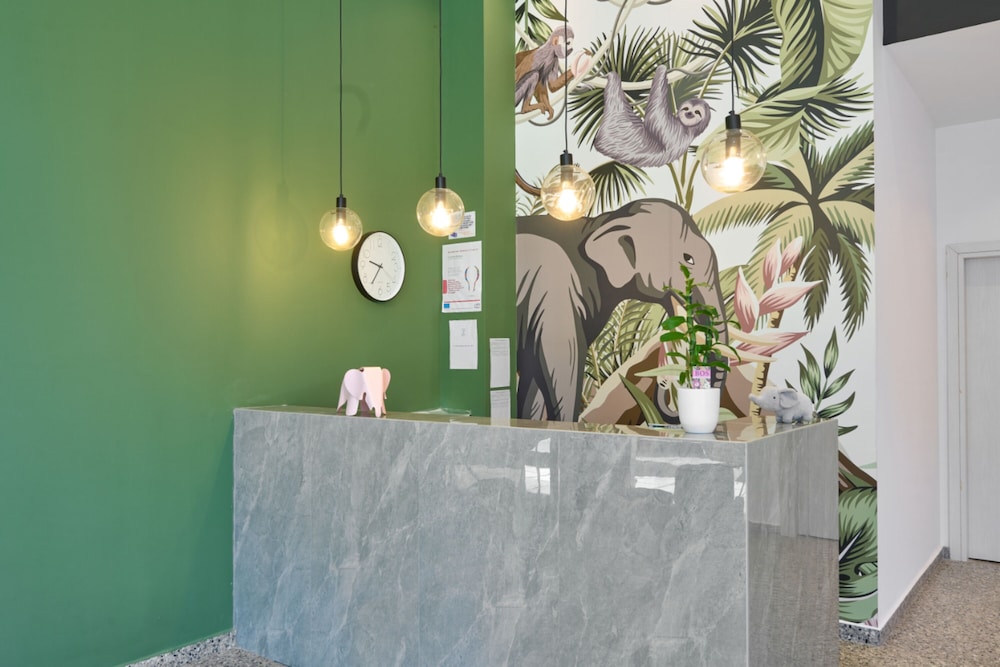 Elephant Suites 6/36