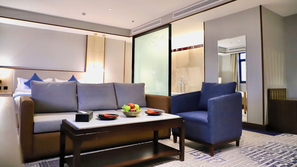 Five Seasons Hotel 32/50