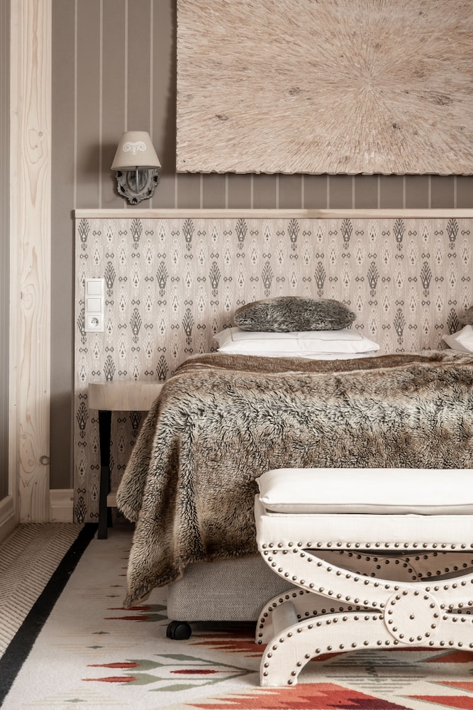 Aries Hotel Spa 49/50