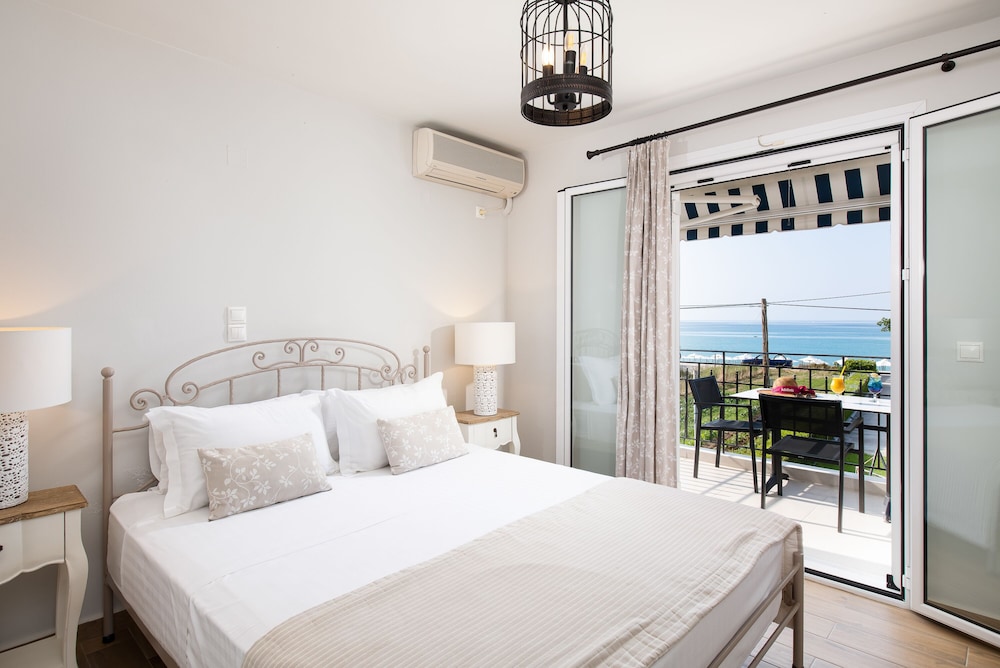 Thomatos Apartments Lourdas Beach 10/50