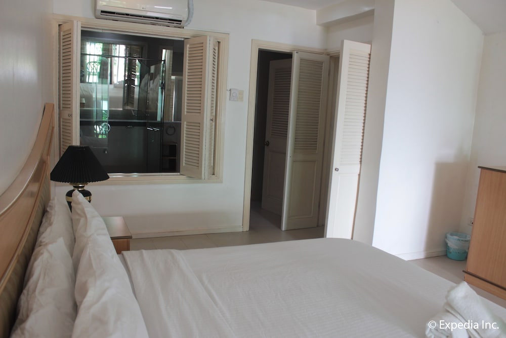 Wild Orchid Beach Resort 24/67
