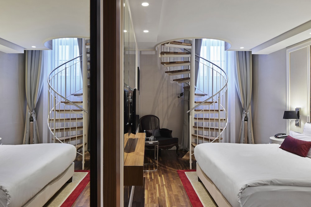 Titanic, Duplex, Suite, Queen Bed, Sofa، TITANIC Gendarmenmarkt Berlin 2/4