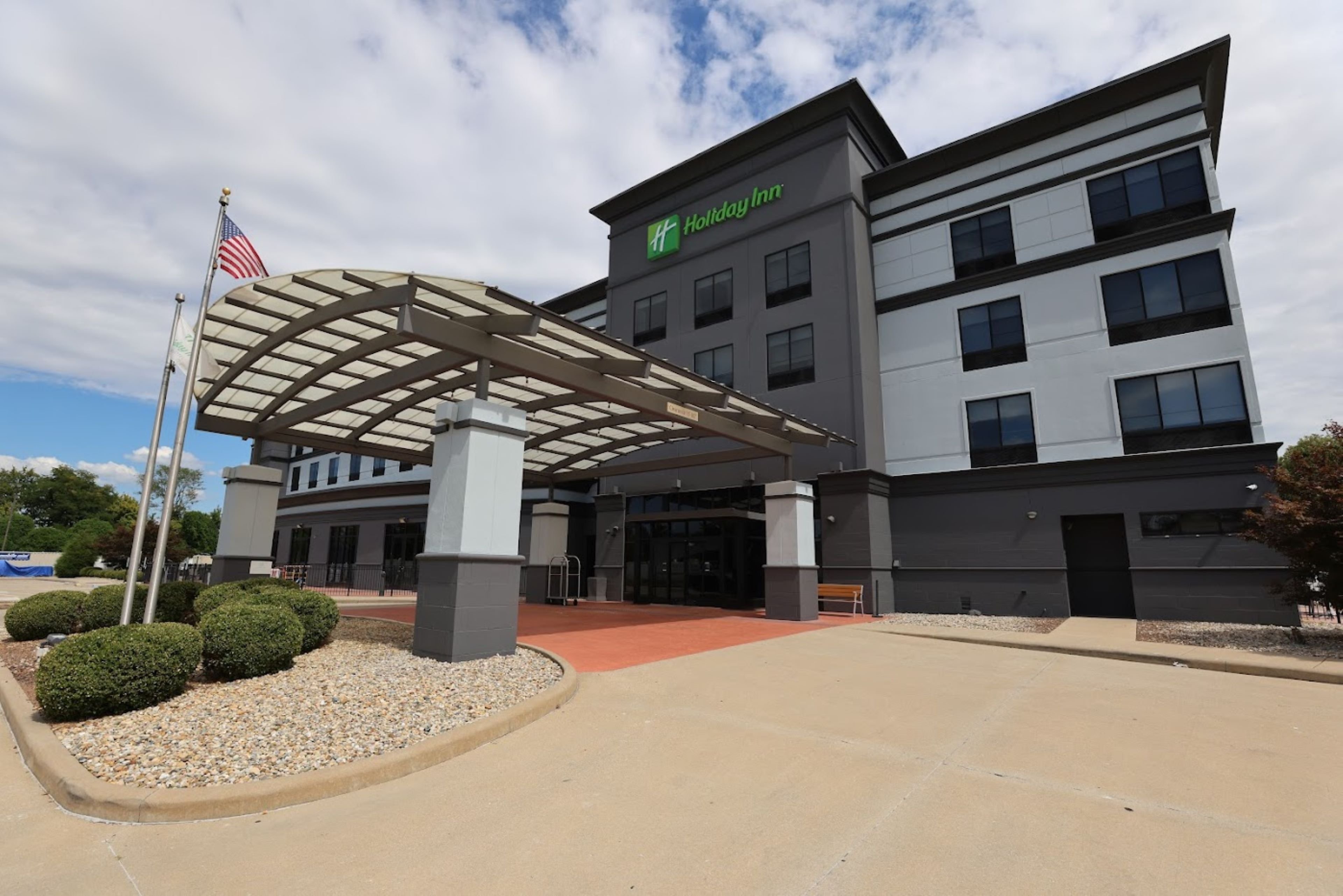 Holiday Inn St. Louis Fairview Heights 8/72