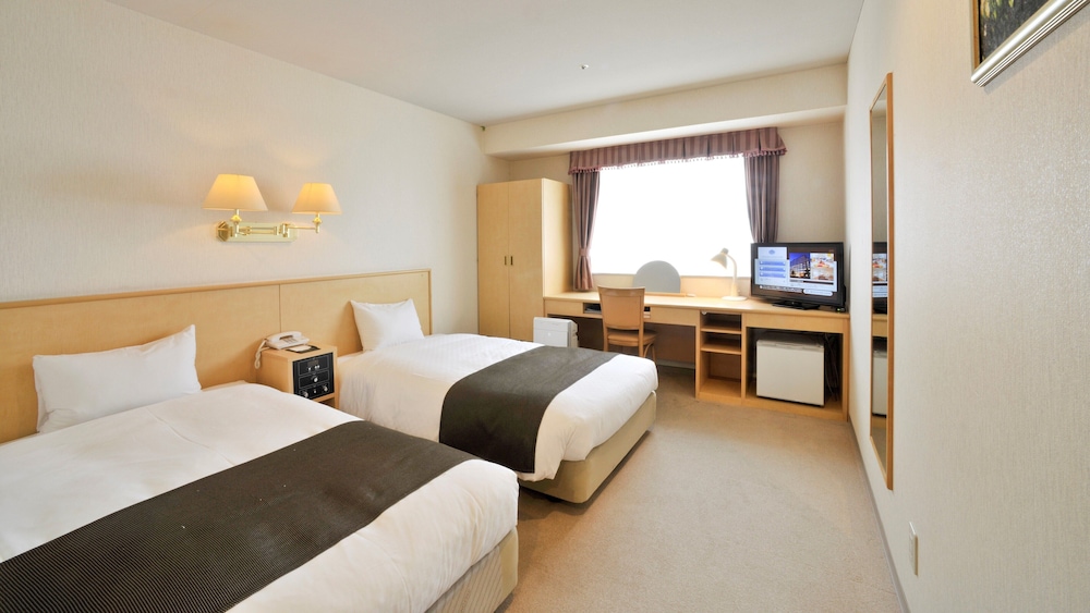 ROOM, TWIN BEDS