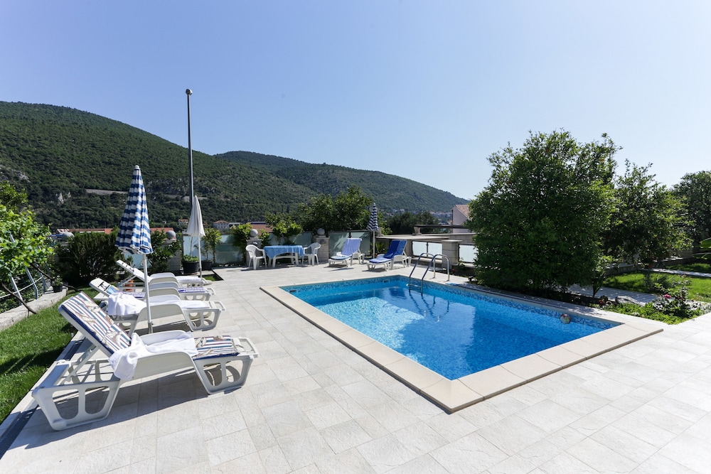 Villa Celenca 53/62
