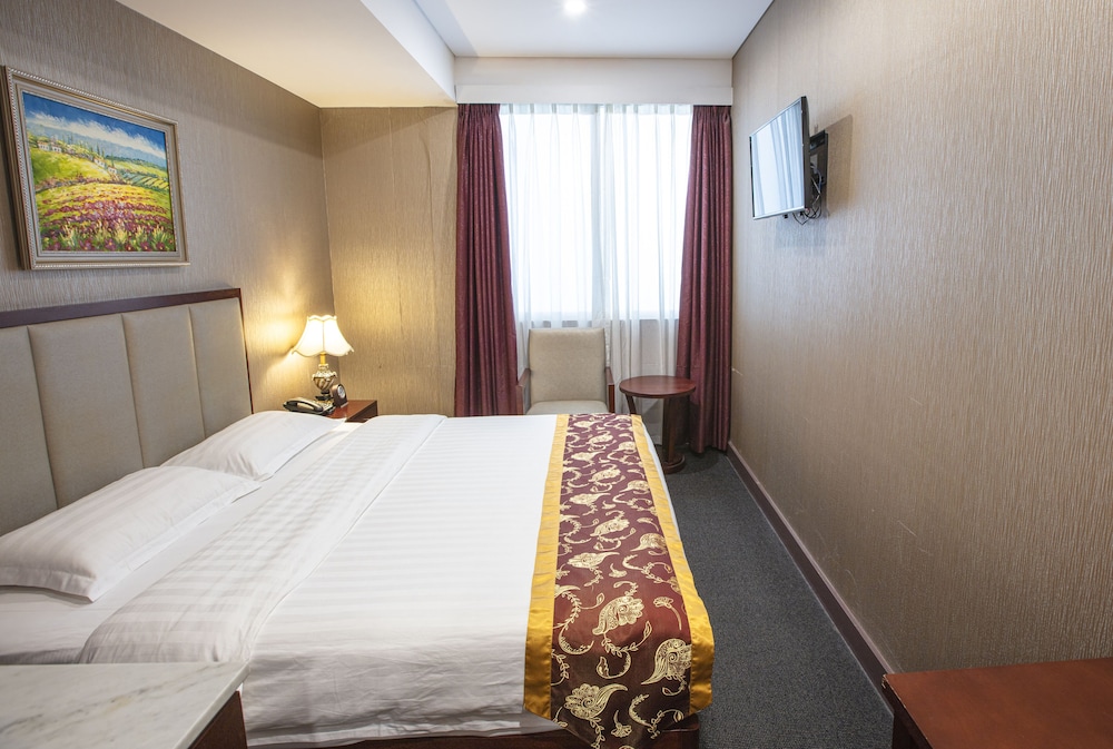 MEGABOOM CITY HOTEL 24/54