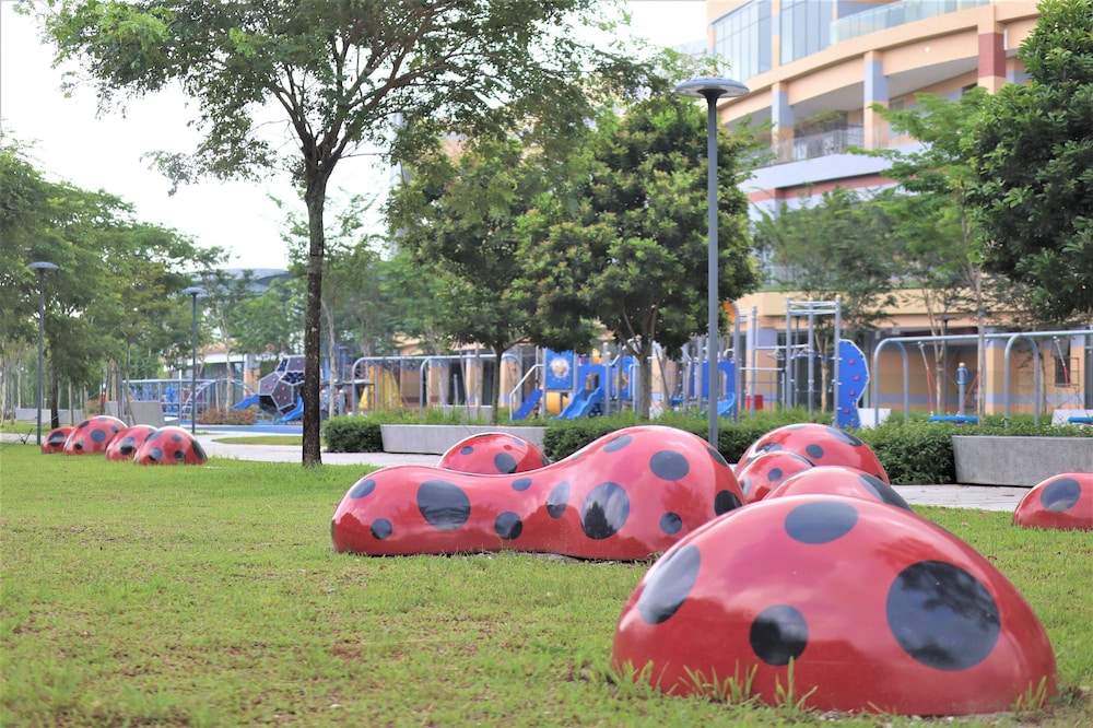 KSL Esplanade Hotel 18/22