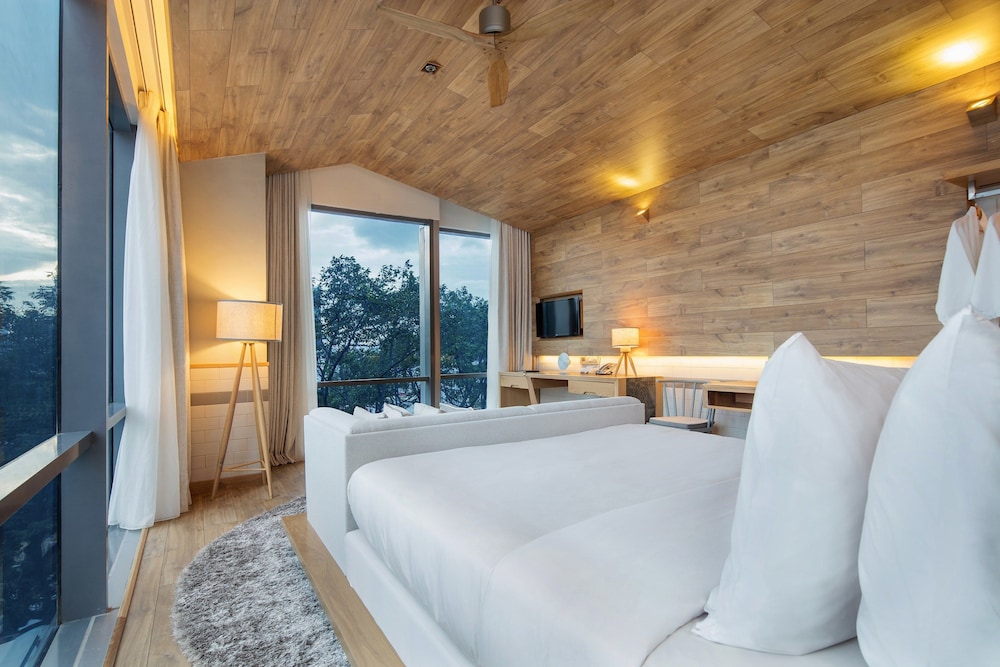 Suite, Corner