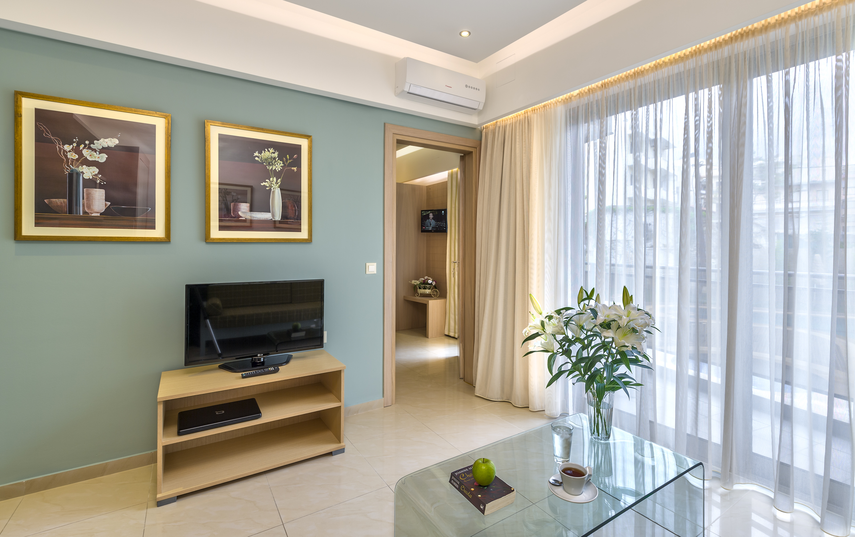 Leonidas Hotel & Apartments 54/63